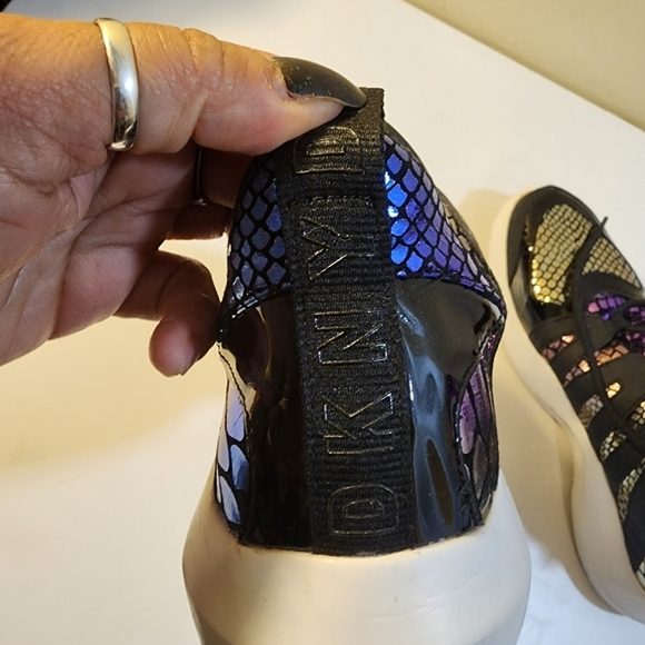 DKNY women's black lynzie sneak print lace up sneakera size 9 - Picture 8 of 9